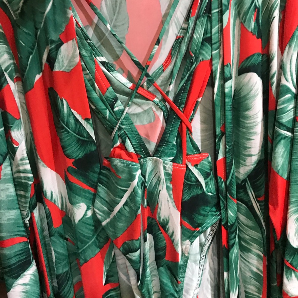 ☀️LAST2️⃣//RED PALM LEAVES BODYSUIT KIMONO SET - Picture 4 of 7